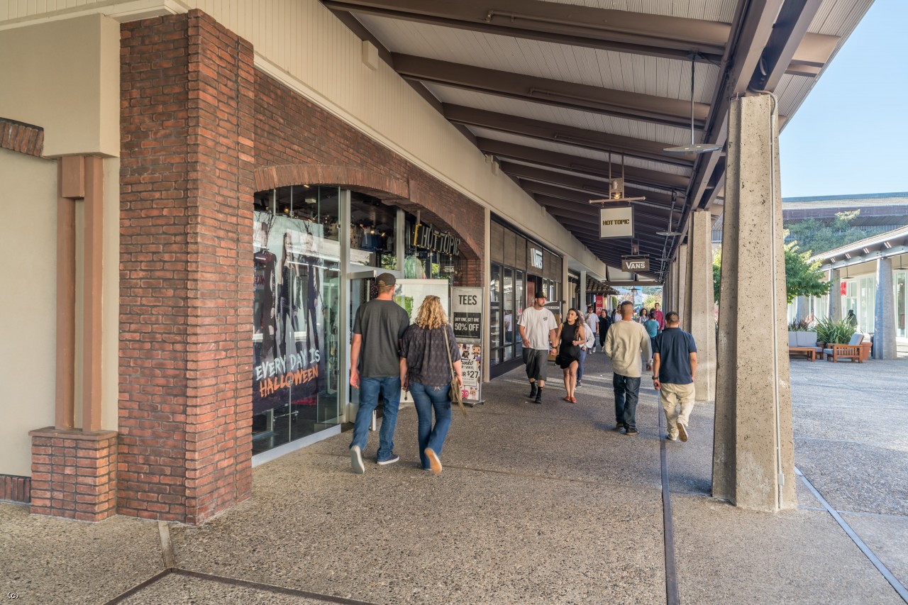 Del Monte Shopping Center American Assets Trust