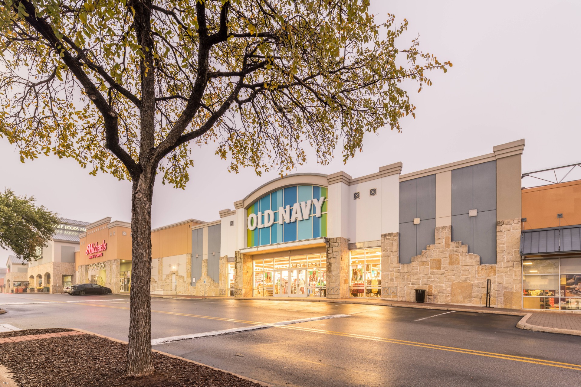 Alamo Quarry Market