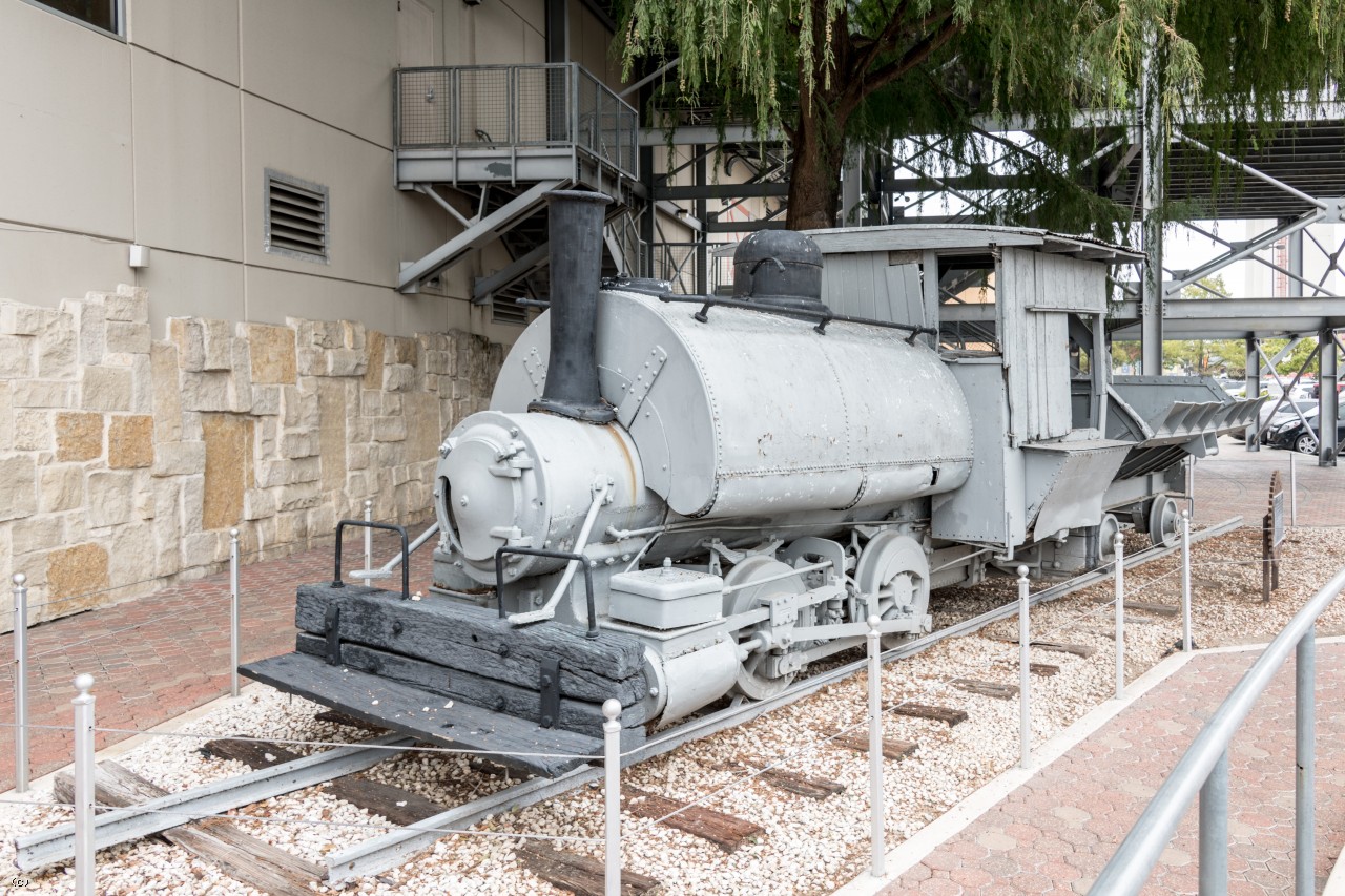 Alamo Quarry Market